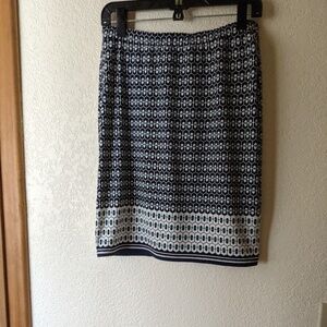 Fitted with a little flowiness